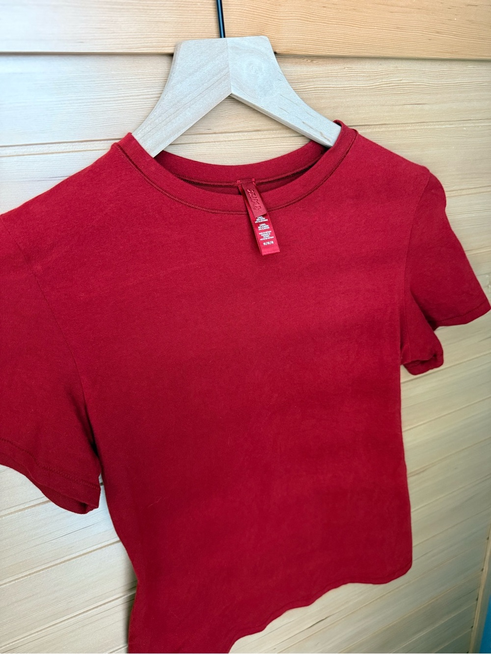 Skims Red Cotton T-Shirt Size Medium